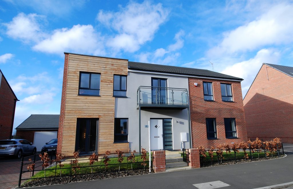 5 BEDROOM DETACHED HOUSE, WARENTON WAY, GREENSIDE