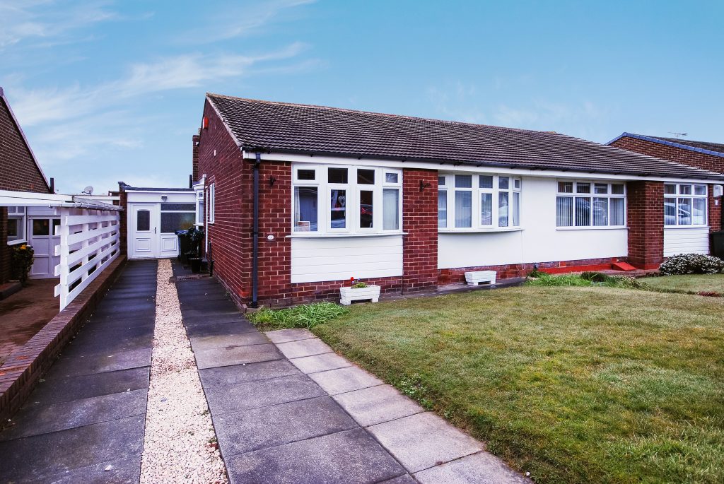 2 BEDROOM SEMI-DETACHED BUNGALOW, CHUDLEIGH GARDENS, CHAPEL HOUSE