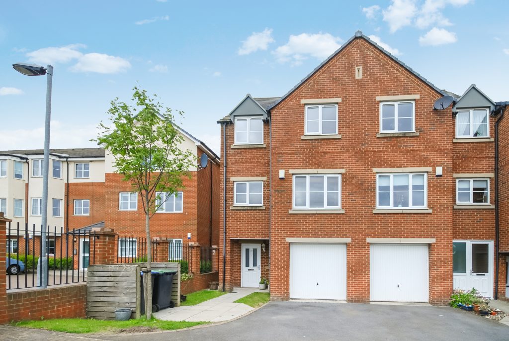 4 BEDROOM TERRACED TOWNHOUSE, LAMBTON VIEW, RAINTON GATE, HOUGHTON-LE-SPRING