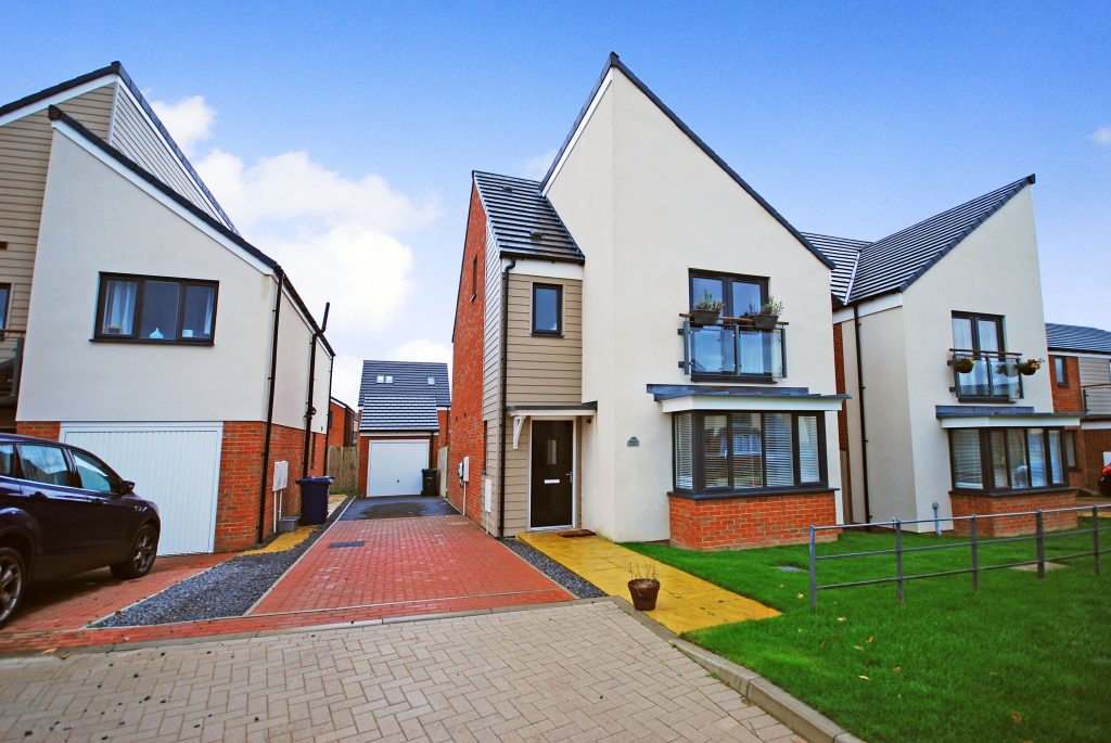 4 BEDROOM DETACHED HOUSE, NETTLESWORTH AVENUE, NEWCASTLE GREAT PARK