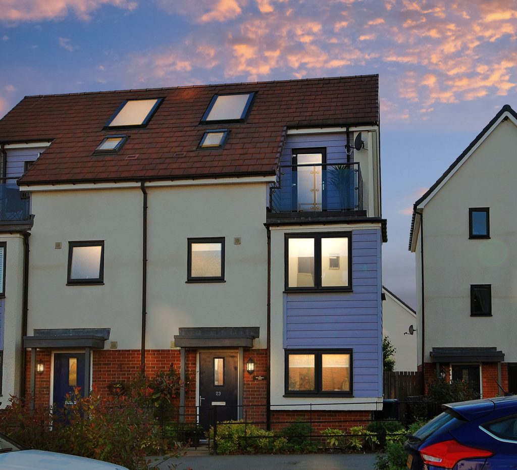 2ND SALE 3 BEDROOM TOWN HOUSE, WAGONWAY DRIVE, NEWCASTLE GREAT PARK