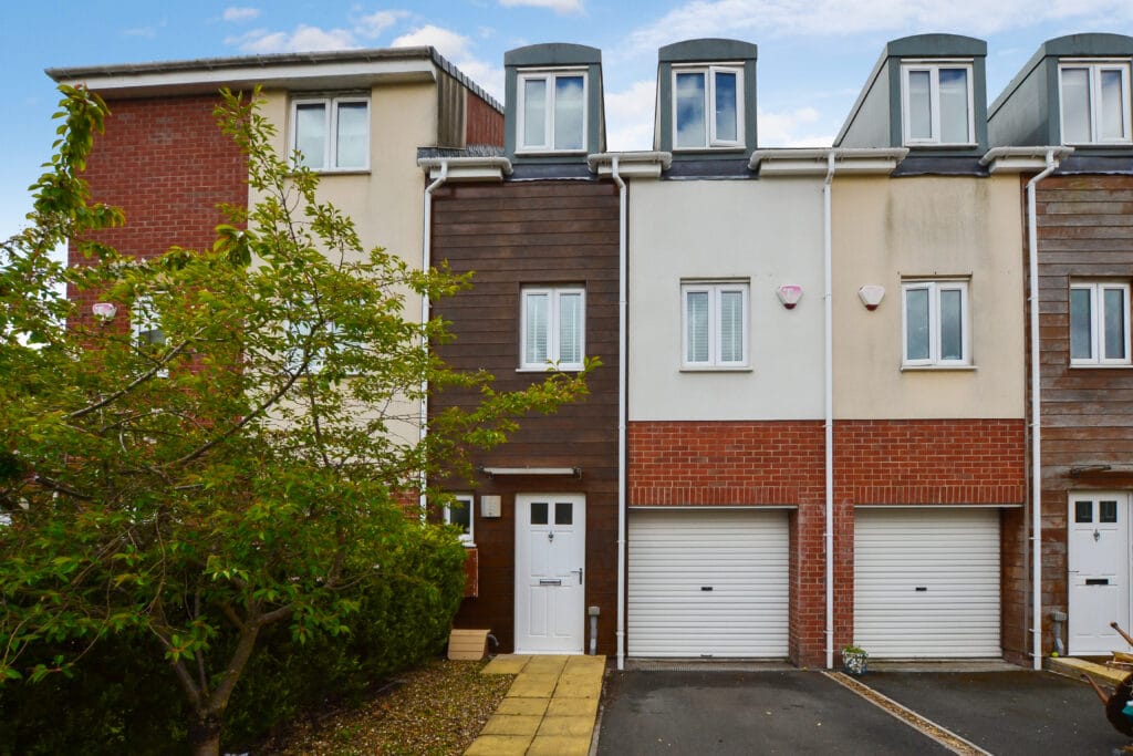 4 BEDROOM TOWNHOUSE SOLD ON WHITE SWAN CLOSE, KILLINGWORTH