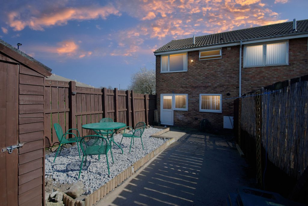 2 BEDROOM END TERRACE ON CRAIGMILLAR AVENUE, BLAKELAW