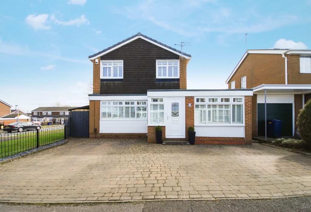 4 BEDROOM DETACHED HOUSE ON SOMERTON COURT, KINGSTON PARK