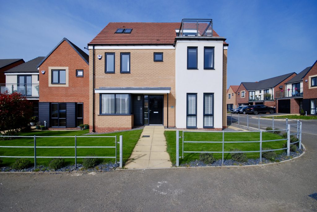 5 BEDROOM DETACHED HOUSE SOLD ON OAKWOOD DRIVE, NEWCASTLE GREAT PARK