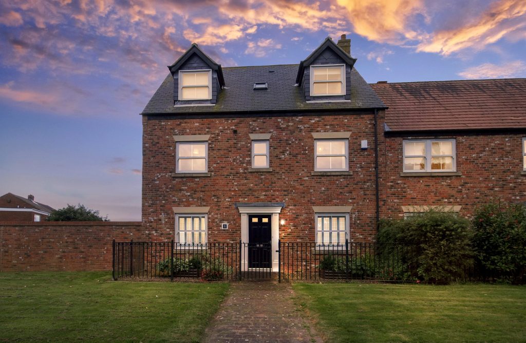 5 BEDROOM EXTENDED TOWNHOUSE SOLD ON NETHERWITTON WAY, NEWCASTLE GREAT PARK