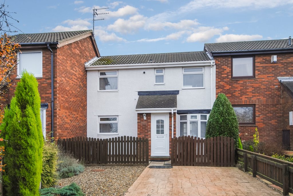 2 BEDROOM HOUSE LET ON STUART COURT, KINGSTON PARK