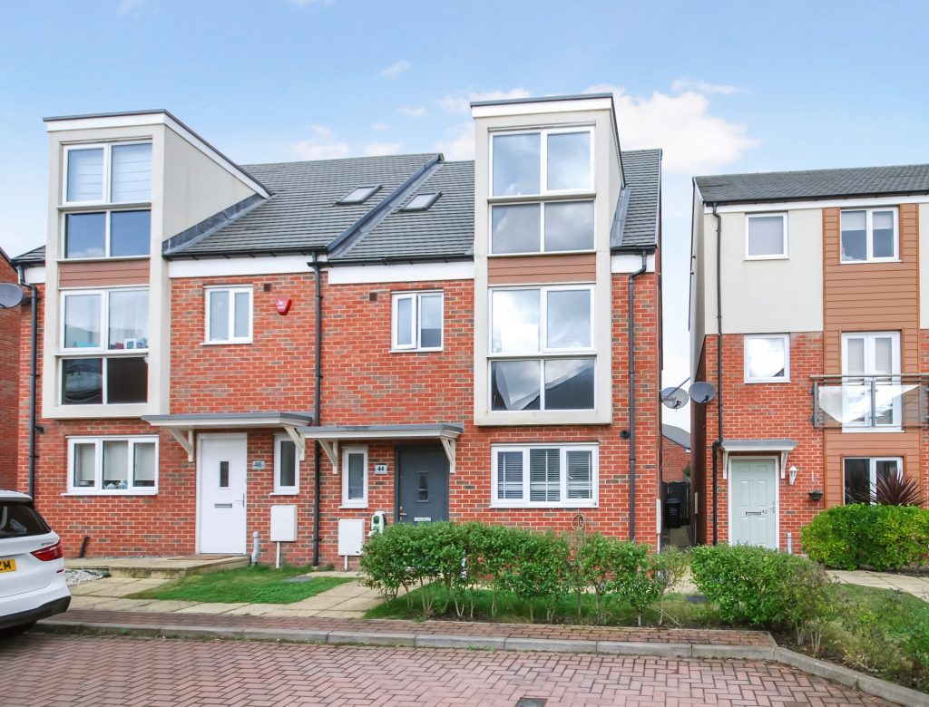 4 BEDROOM TOWNHOUSE SOLD ON BOWDEN CLOSE, NEWCASTLE GREAT PARK