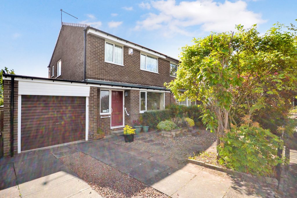 3 BEDROOM SEMI-DETACHED HOUSE SOLD ON WARBECK CLOSE, KINGSTON PARK