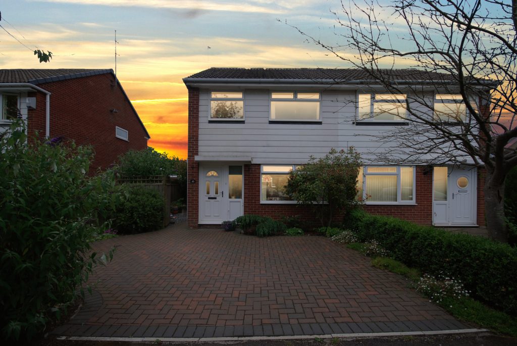 3 BEDROOM SEMI-DETACHED HOUSE SOLD ON HUNTINGDON CLOSE, KINGSTON PARK