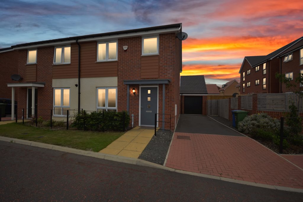 3 BEDROOM SEMI-DETACHED HOUSE SOLD ON SHOTTON VIEW, NEWCASTLE GREAT PARK