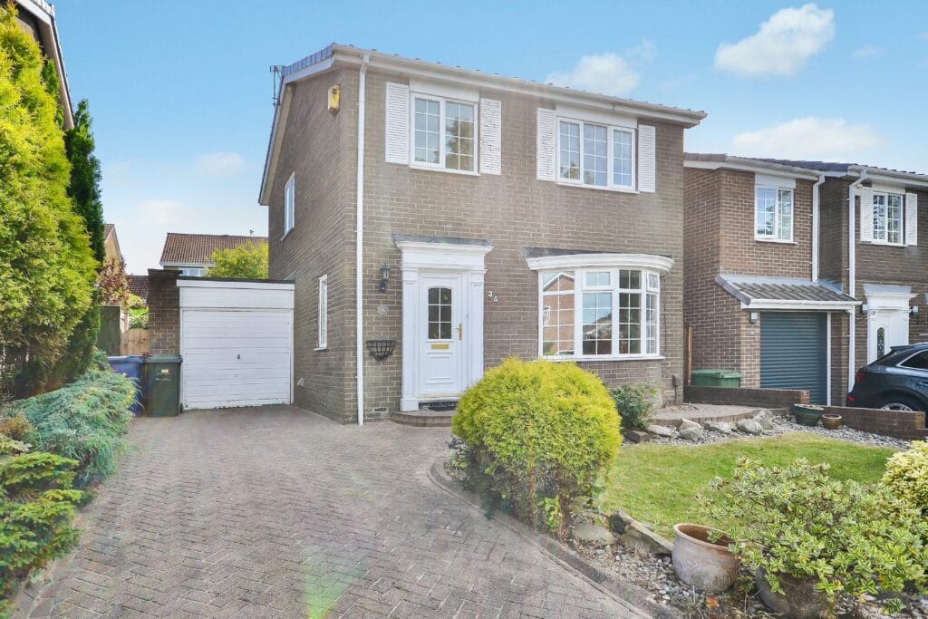 3 BEDROOM DETACHED HOUSE SOLD ON GROSVENOR COURT, CHAPEL PARK