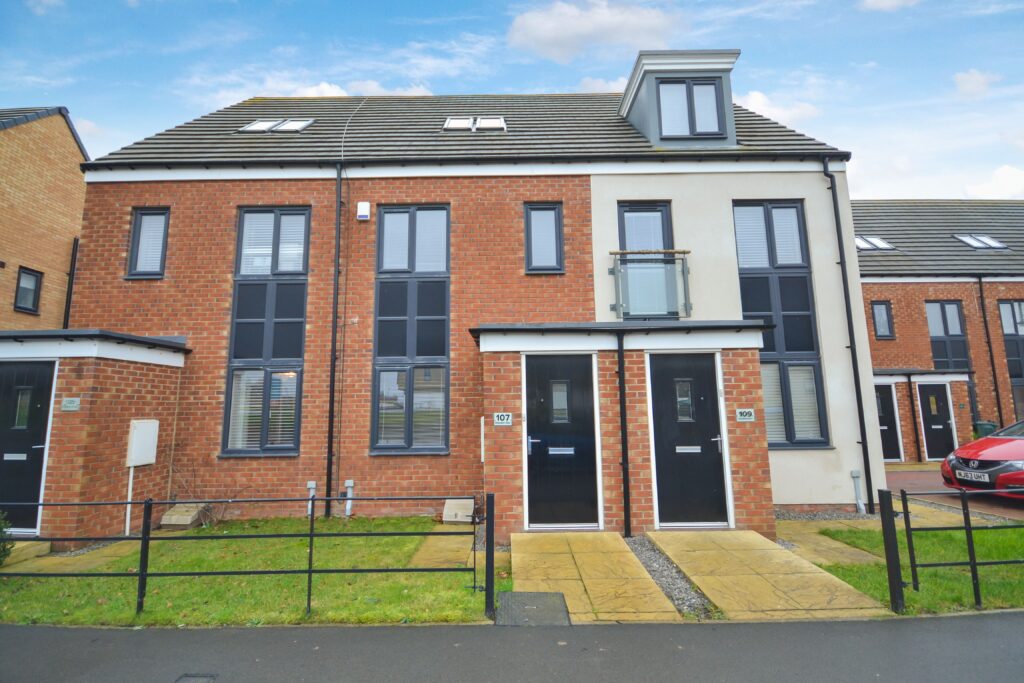 3 BEDROOM TOWNHOUSE SOLD ON ROSEDEN WAY, NEWCASTLE GREAT PARK