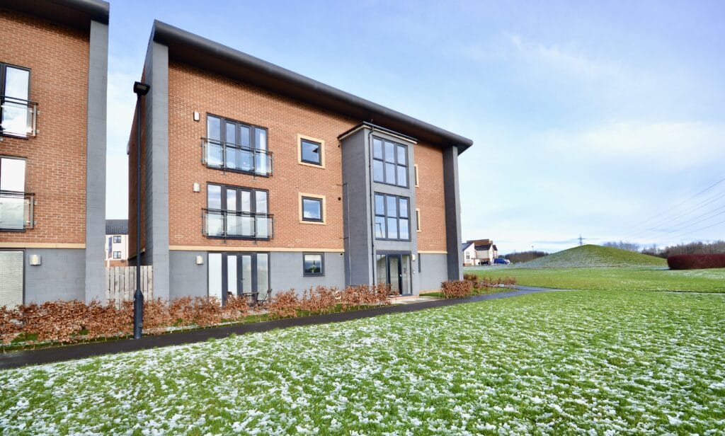 2 BEDROOM SECOND FLOOR APARTMENT SOLD ON ELMWOOD PARK COURT, NEWCASTLE GREAT PARK