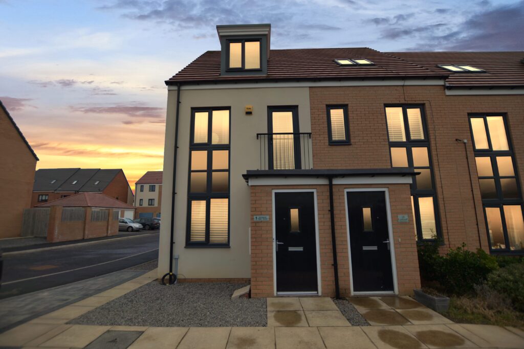 3 BEDROOM TOWNHOUSE SOLD ON ELMWOOD PARK GROVE, NEWCASTLE GREAT PARK