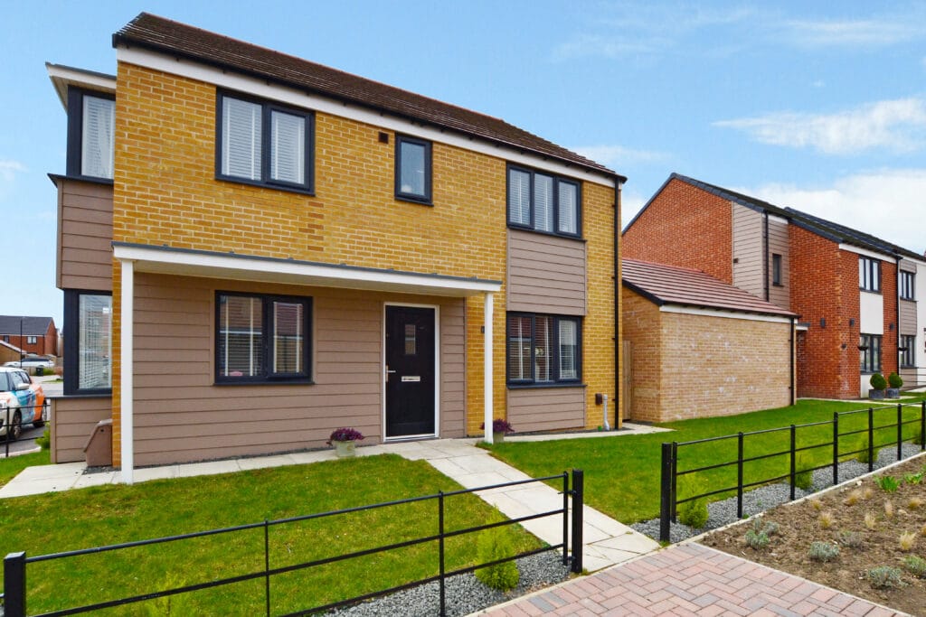 4 BEDROOM DETACHED HOUSE SOLD ON SUN WALK, WALLSEND