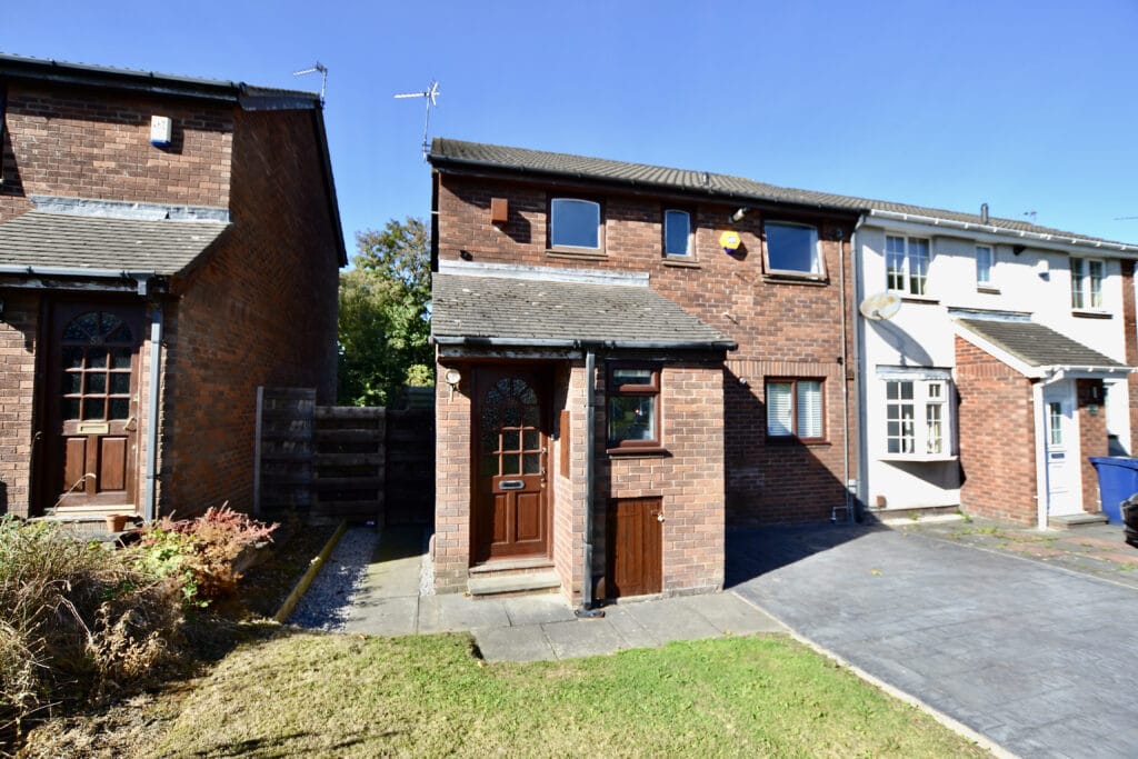 1 BEDROOM FLAT SOLD ON STUART COURT, KINGSTON PARK