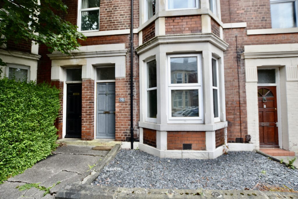 2 BEDROOM FLAT LET ON HELMSLEY ROAD, SANDYFORD, NEWCASTLE