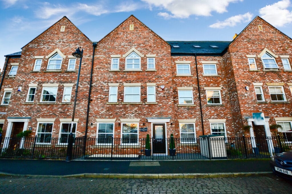 7 BEDROOM HOUSE SOLD ON NETHERWITTON WAY, NEWCASTLE GREAT PARK