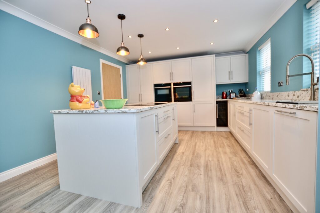 5 BEDROOM HOUSE SOLD ON FEATHERSTONE GROVE, NEWCASTLE GREAT PARK