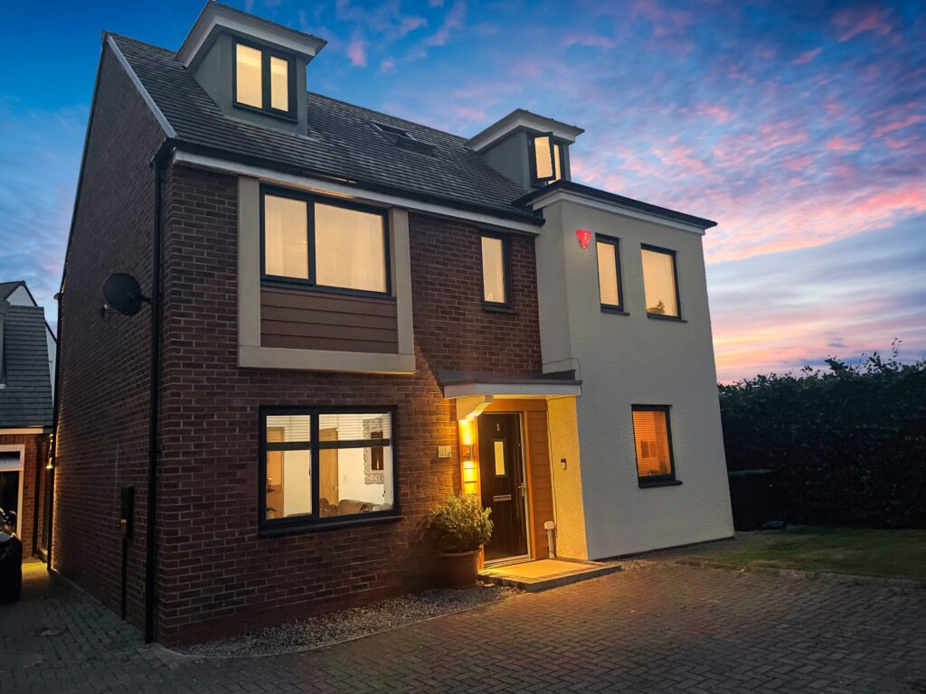 5 BEDROOM HOUSE SOLD ON THRUNTON WALK, NEWCASTLE GREAT PARK