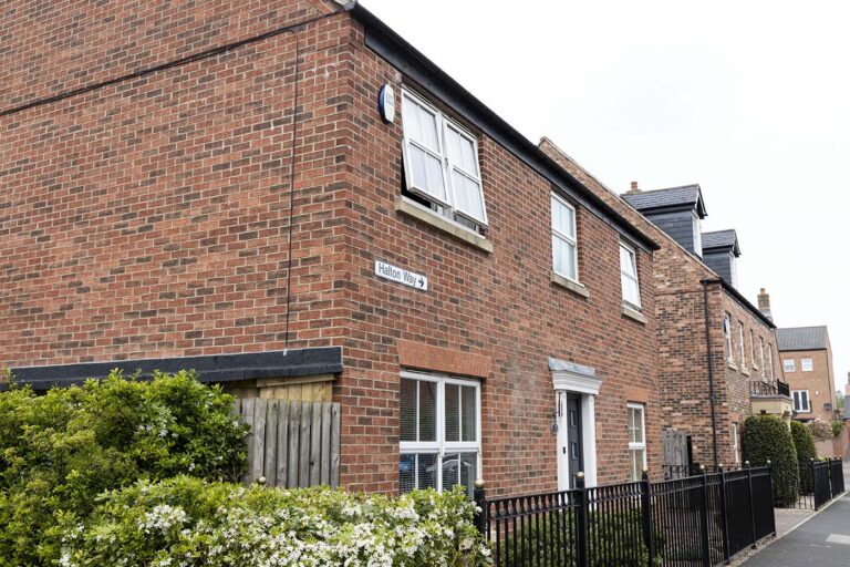 Halton Way - Image 2