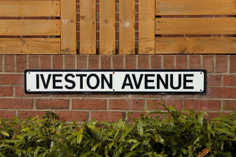 Iveston Ave