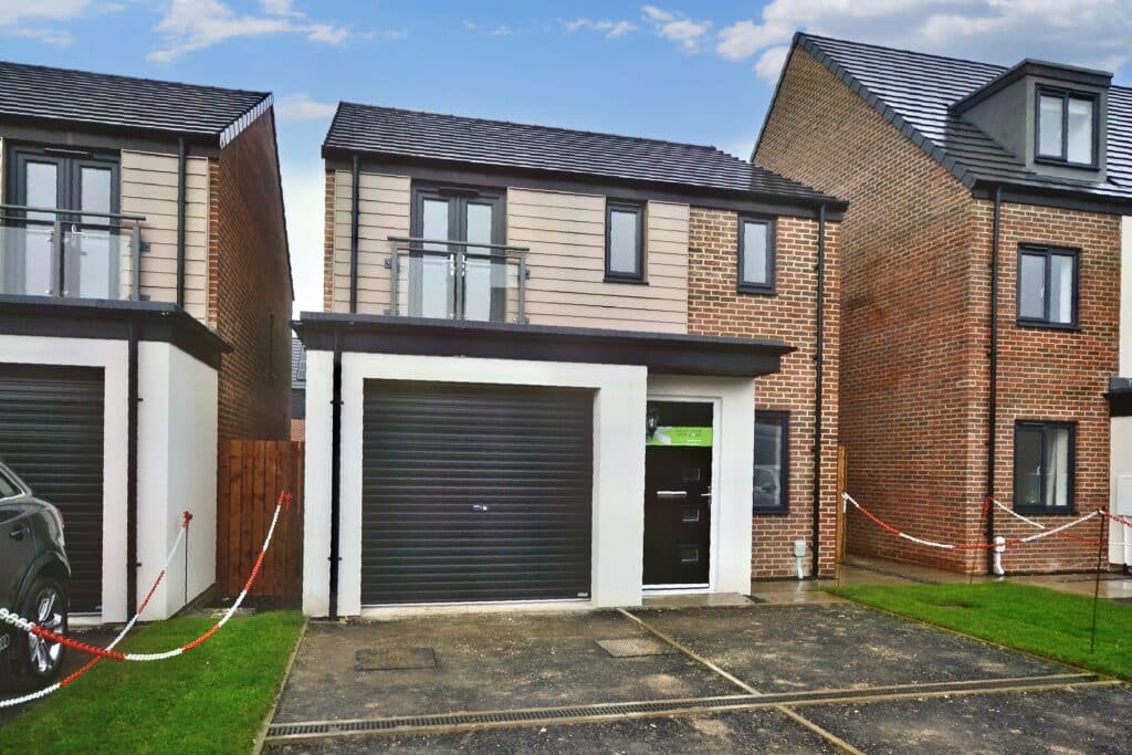 3 BEDROOM DETACHED HOUSE LET ON DAHLIA GROVE, NEWCASTLE GREAT PARK