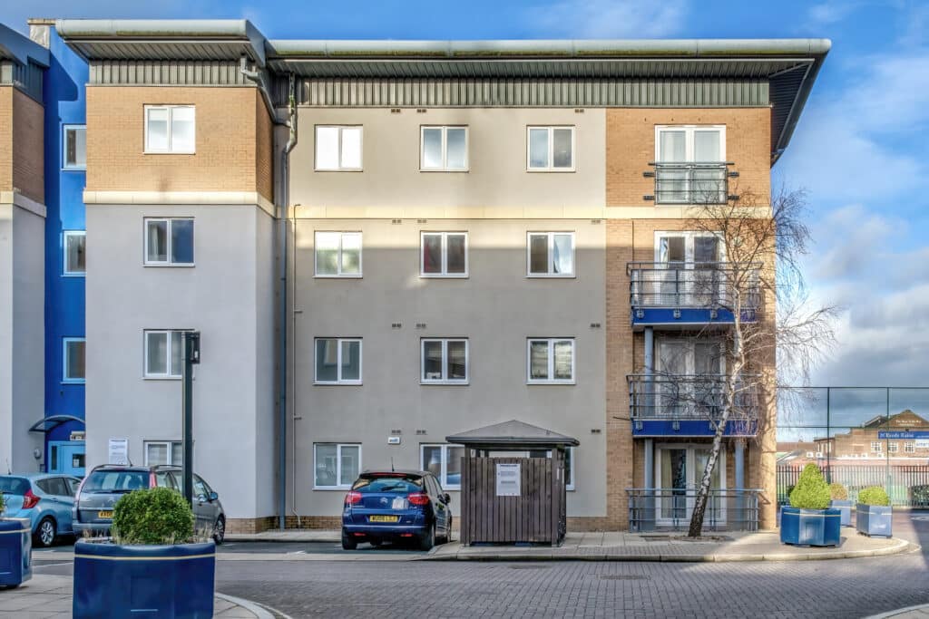 2 BEDROOM APARTMENT SOLD ON KNIGHTBRIDGE COURT, GOSFORTH