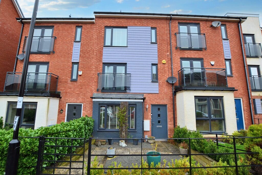 4 BEDROOM TOWN HOUSE SOLD ON ROSEDEN WAY, NEWCASTLE GREAT PARK