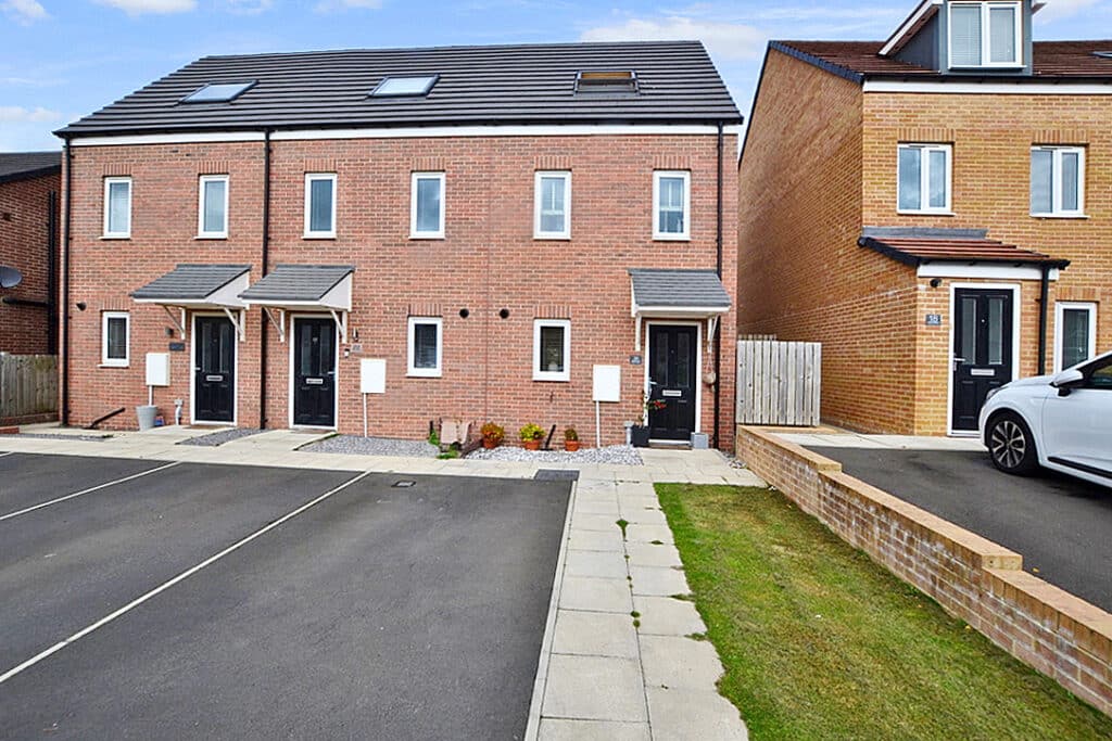 3 BEDROOM HOUSE SOLD ON CYPRESS POINT GROVE, DINNINGTON